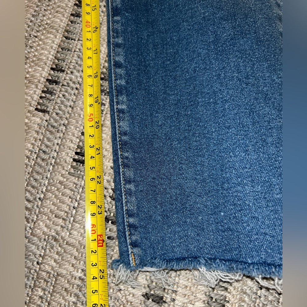 Kensie High Rise Straight Leg Ankle stretch jeans. Size 8 - Picture 5 of 5
